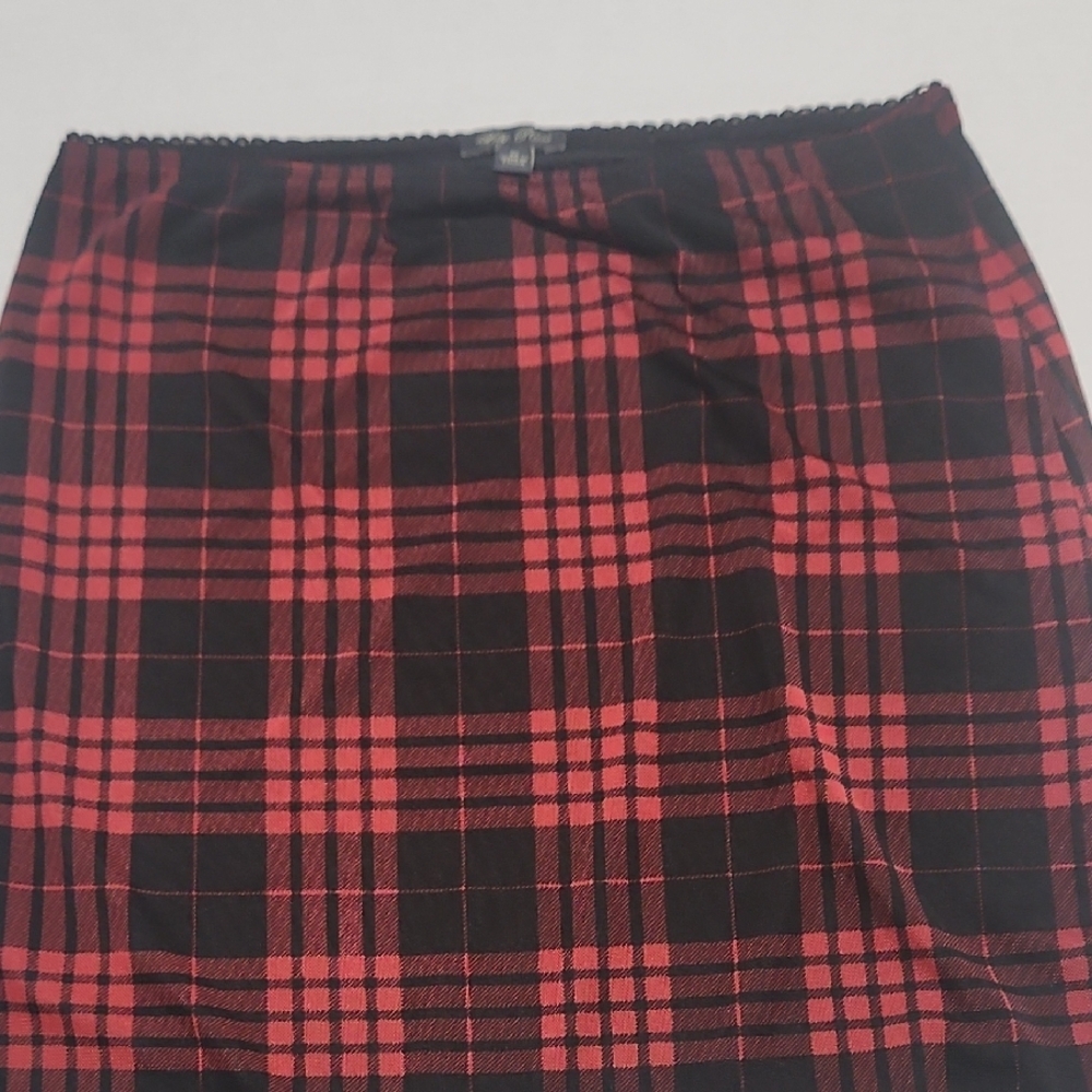Plaid Red and Black Skirt